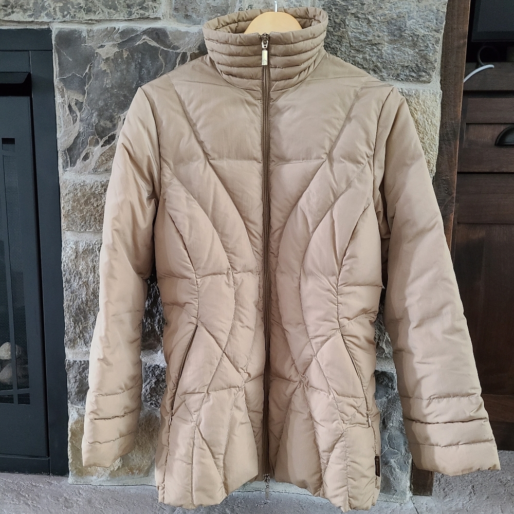 Perfect Moncler woman's down jacket